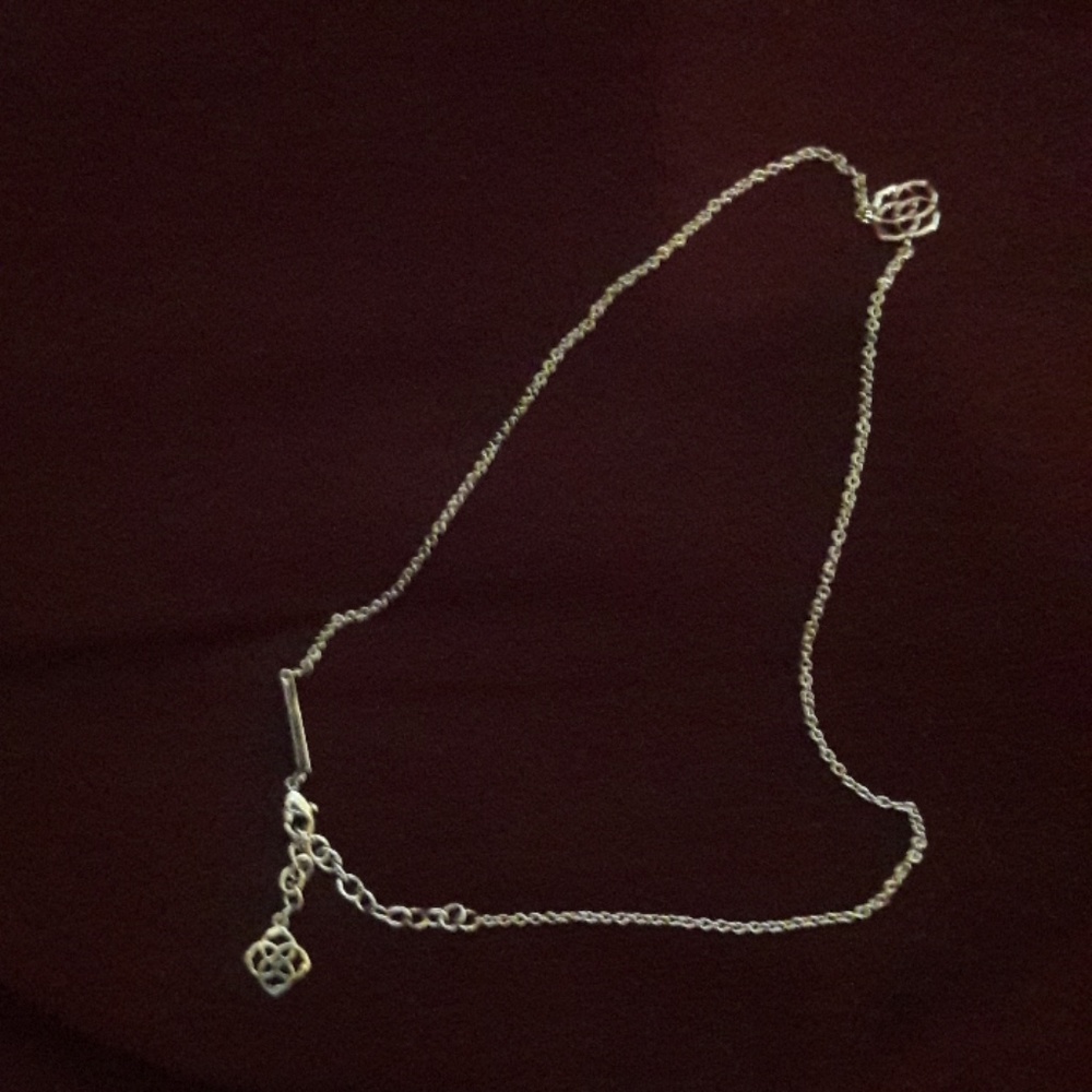 Kendra Scott necklace